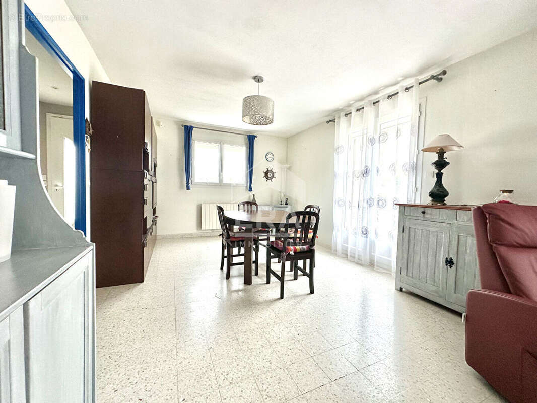 Maison à POLIGNY