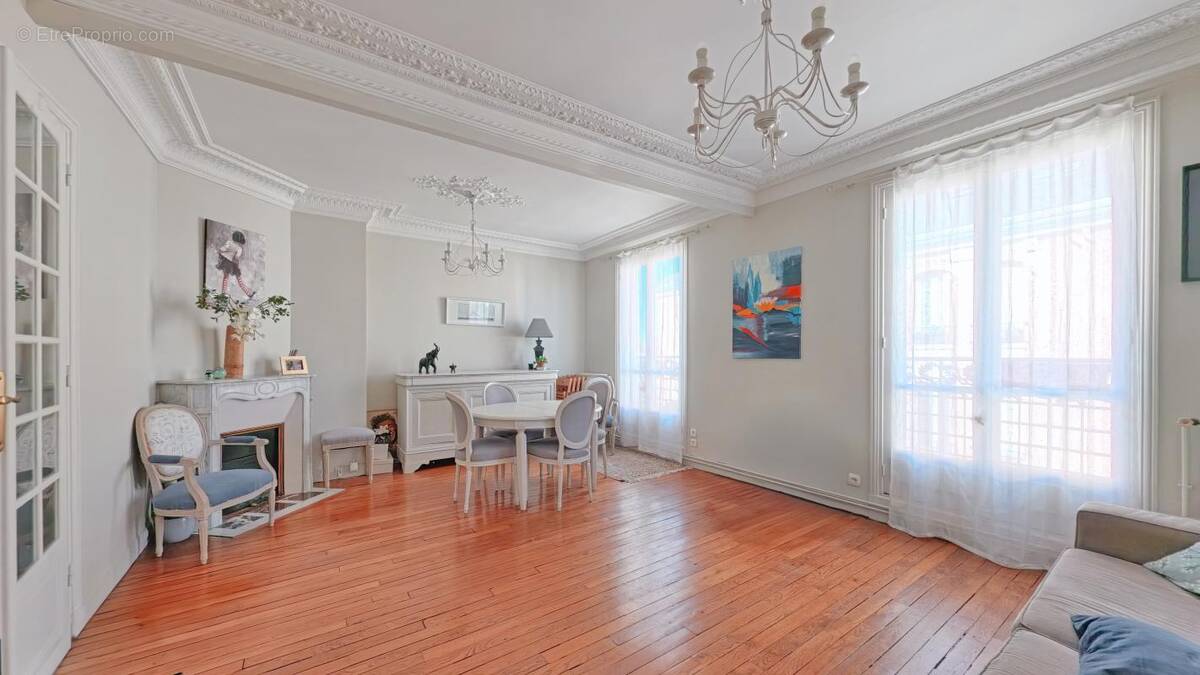 Appartement à SAINT-MAUR-DES-FOSSES