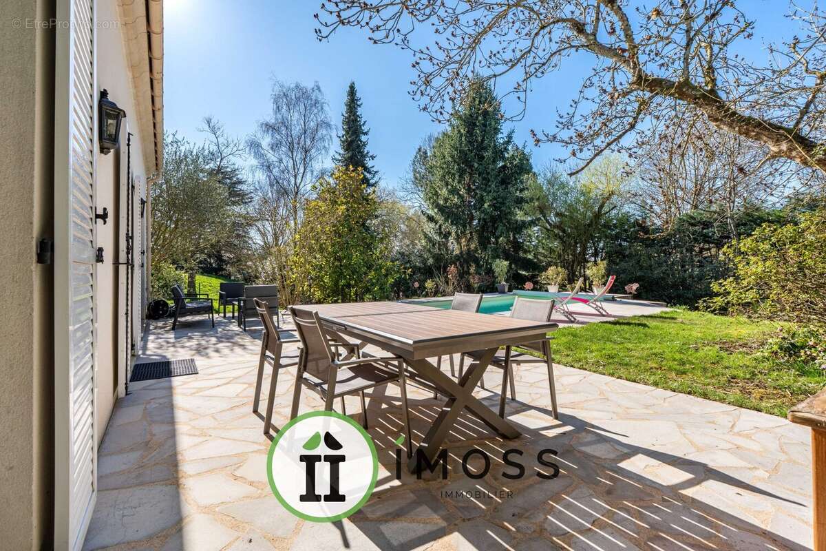 Maison à VARENNES-JARCY