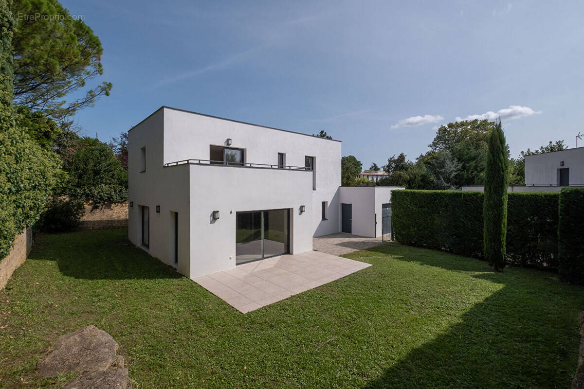 Maison à SAINT-CYR-AU-MONT-D'OR