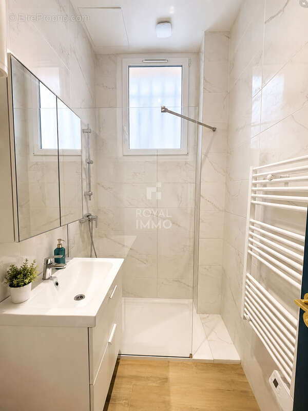 Toulon saint-anne - studio rénové idéal investissement locatif - photo 2