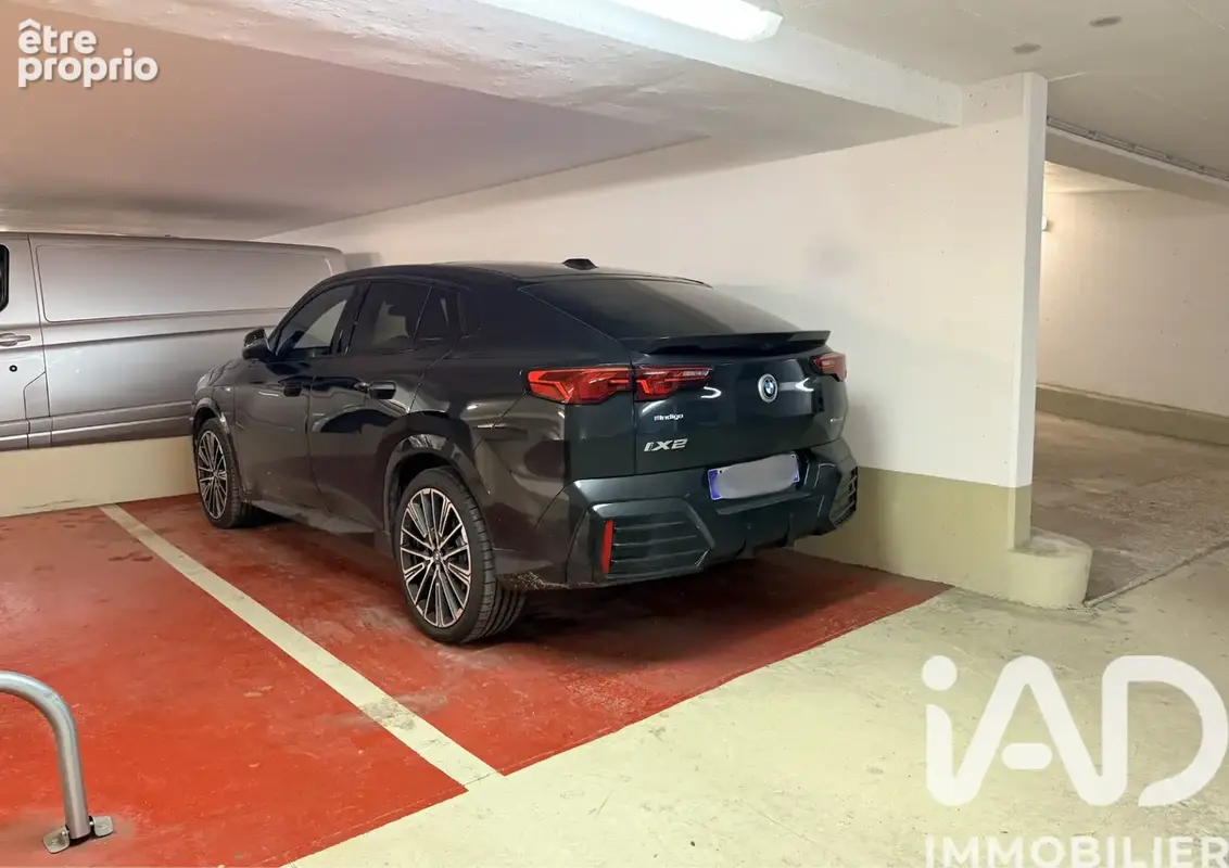 Photo 1 - Parking à PARIS-11E