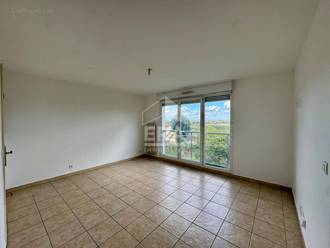 Appartement à COMBS-LA-VILLE