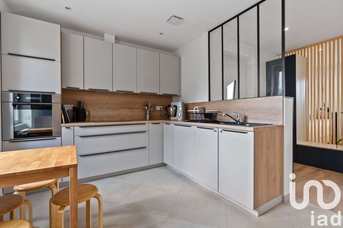 Photo 2 - Maison à LYON-8E