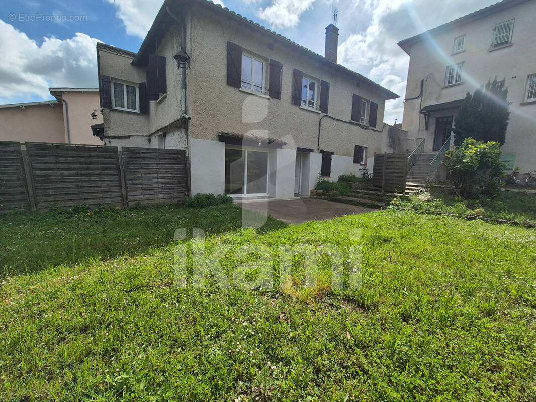 Maison à PONT-EVEQUE