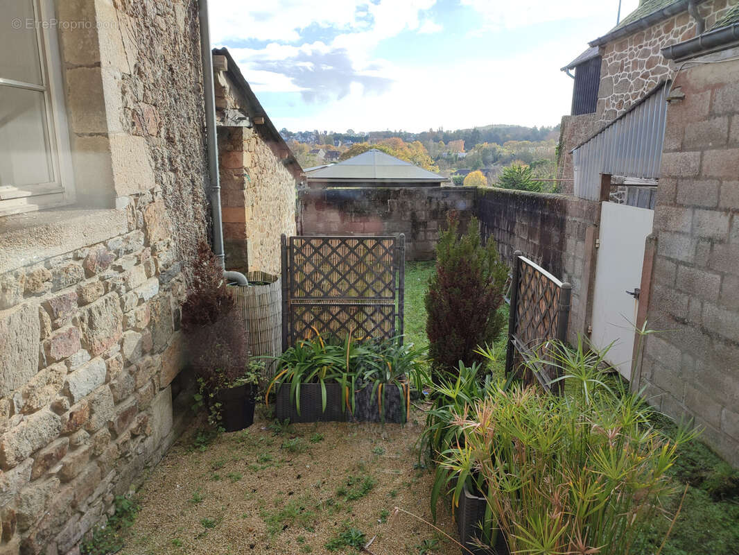 A vendre - soquet immobilier - ensemble de 2 maisons mitoyennes  gite+ local commercial  - plancoet centre - photo 21