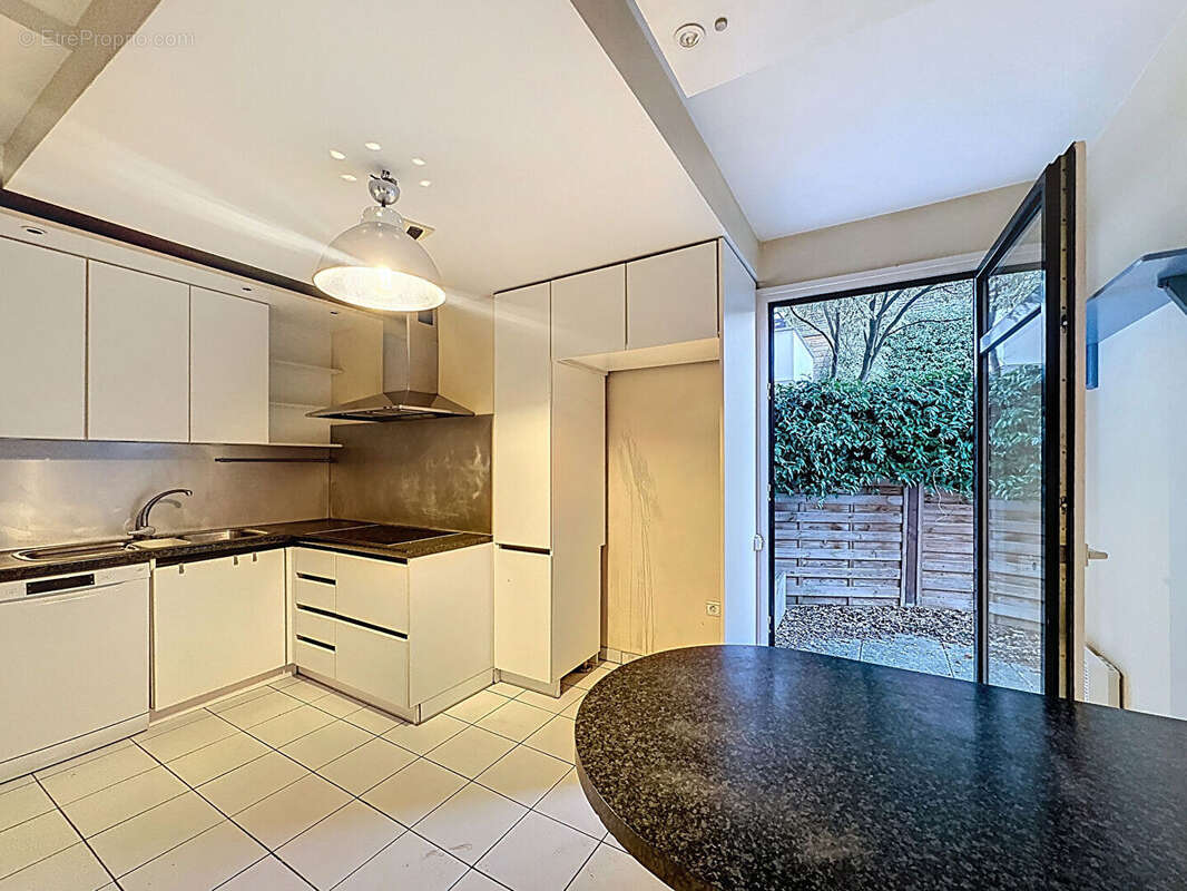 Appartement à SURESNES