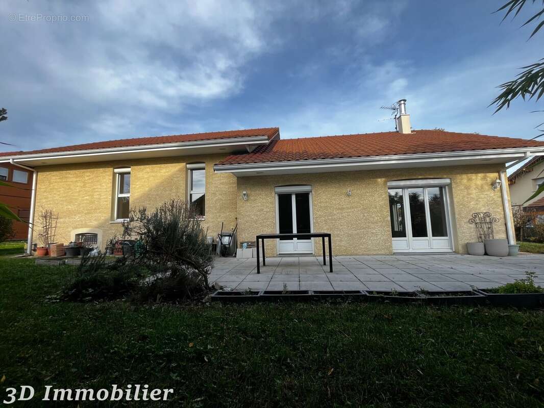 Maison 130 m² à Douvaine  - photo 2