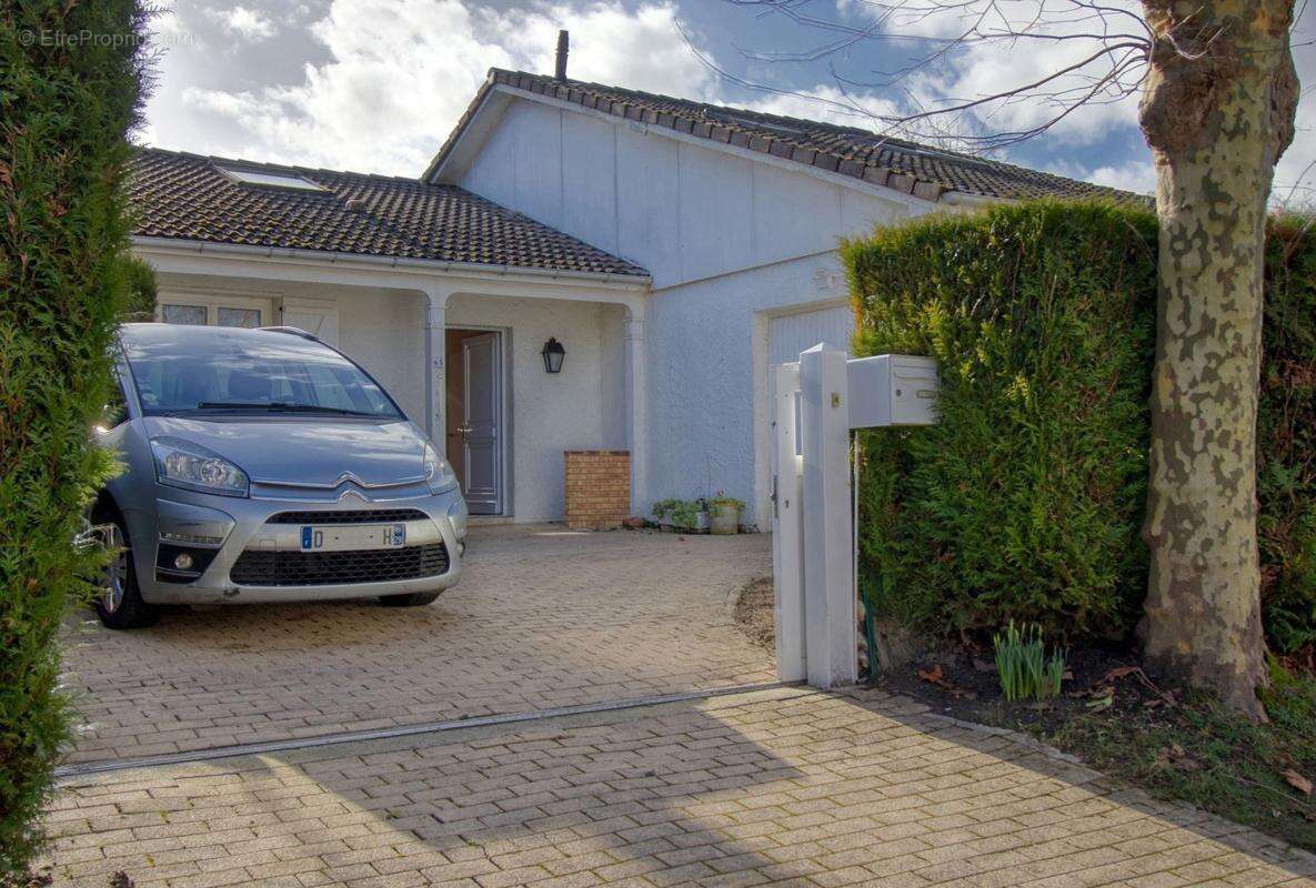 Maison à MAREIL-SUR-MAULDRE