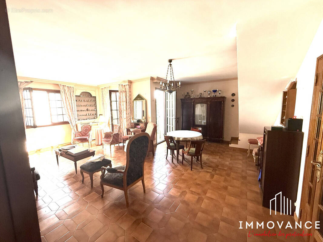 Maison 137 m² à Baillargues  - photo 2