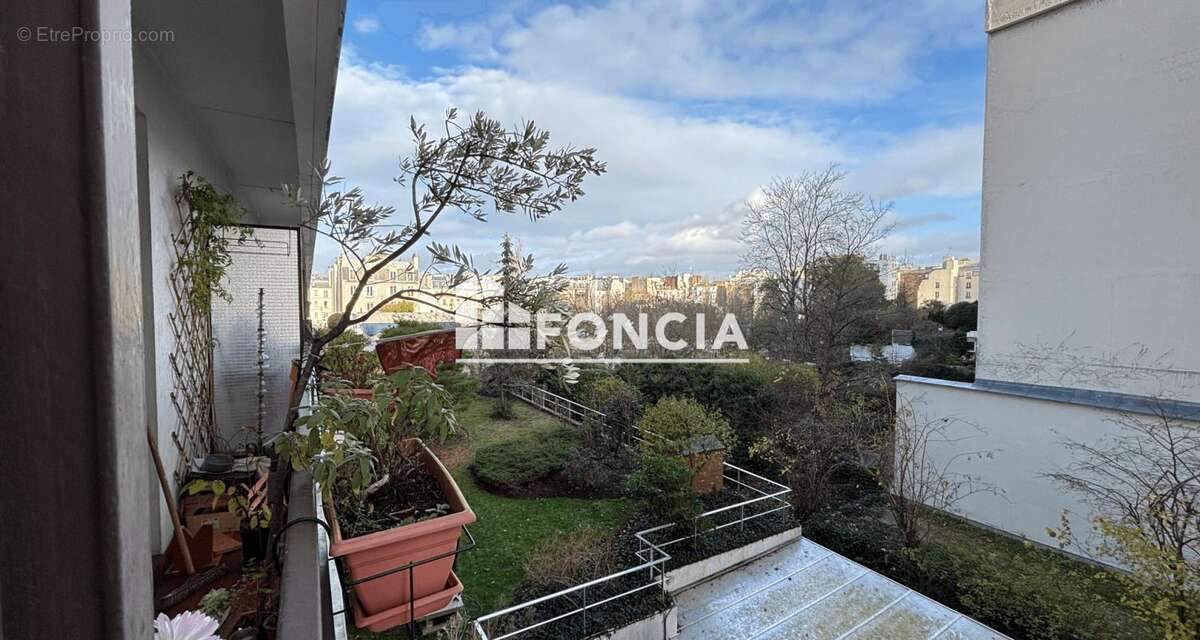 Appartement à PARIS-18E