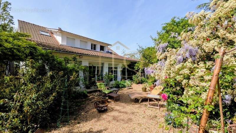 La Maison des Saisons - Maison familiale de 173 m² – 3 chambres – terrain paysager de 3 759 m² - Maintenon (28) - photo 10
