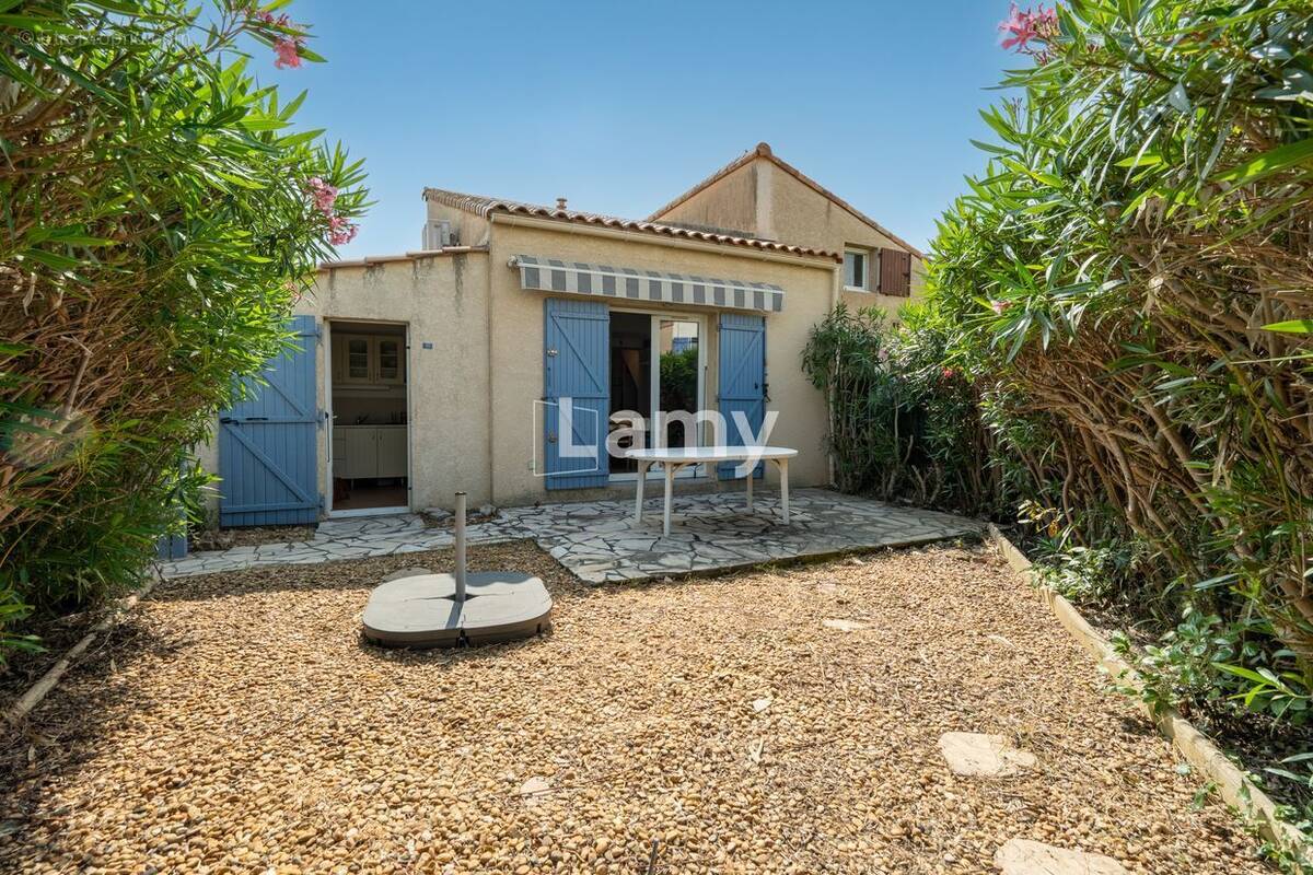 Maison à VIC-LA-GARDIOLE