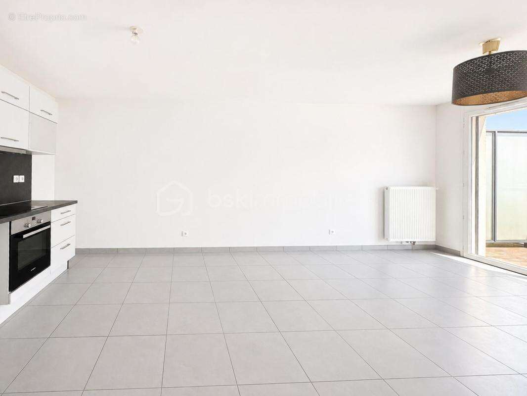 Appartement type 3 - dernier etage - terrasse et vue degagee montagnes - photo 5