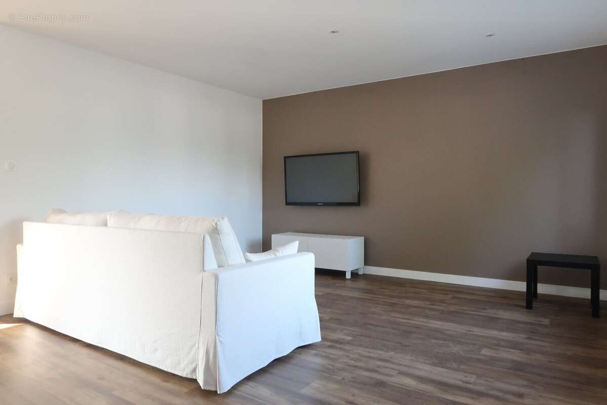 Maison à BOISSET-LES-MONTROND