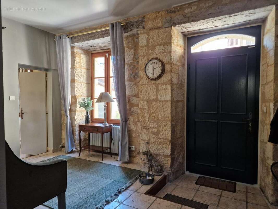 Rez de Ch Entrée - Maison à LE BUGUE