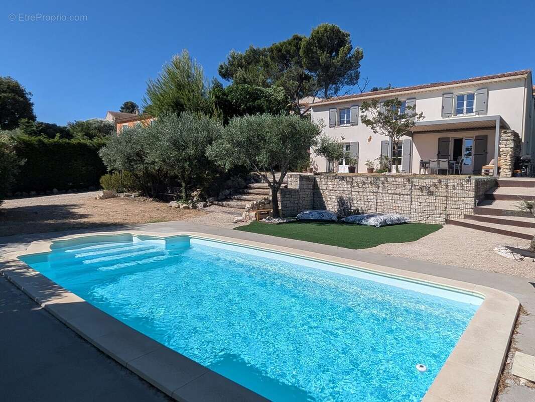 Maison à CHATEAUNEUF-DE-GADAGNE