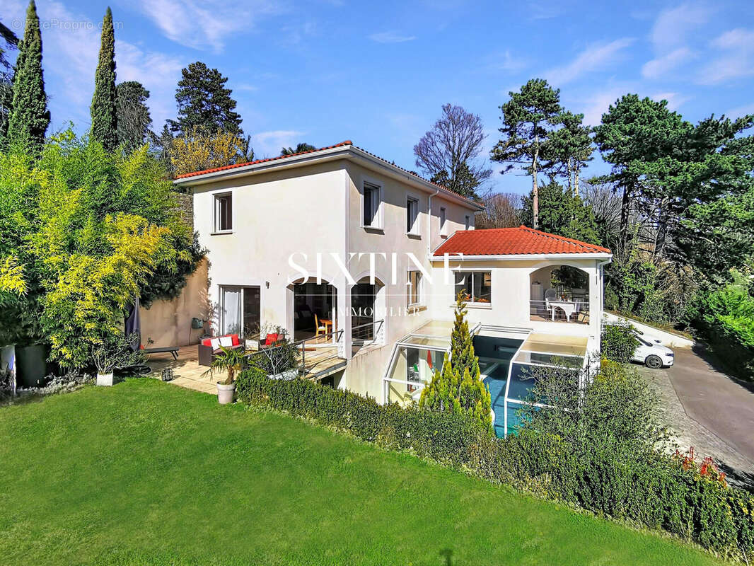Maison à SAINT-CYR-AU-MONT-D'OR