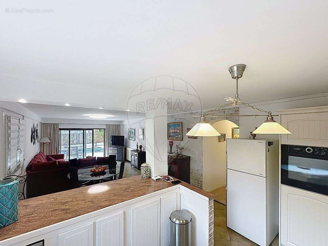 Maison à BAGNOLS-SUR-CEZE