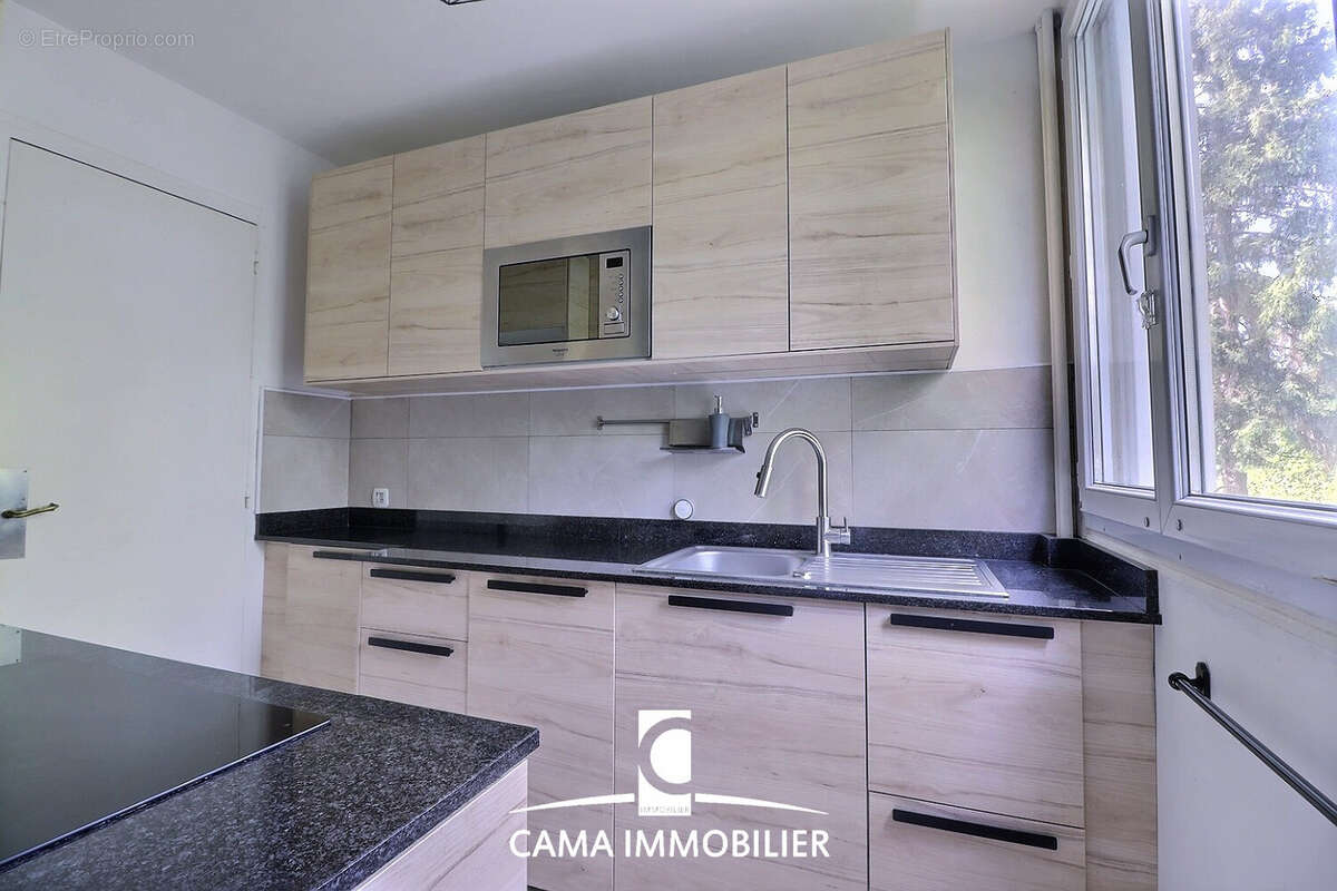 Appartement à FONTENAY-LE-FLEURY