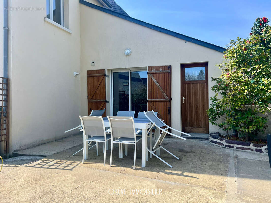 Maison à NOYAL-CHATILLON-SUR-SEICHE