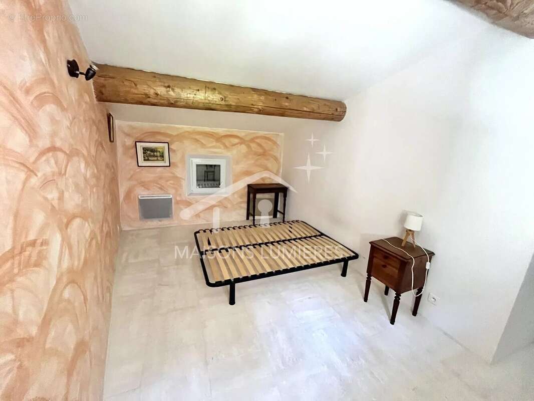 Maison à SAINT-SATURNIN-LES-APT