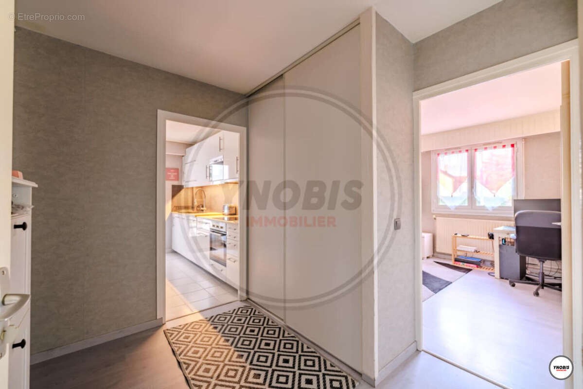 Appartement à LES MUREAUX