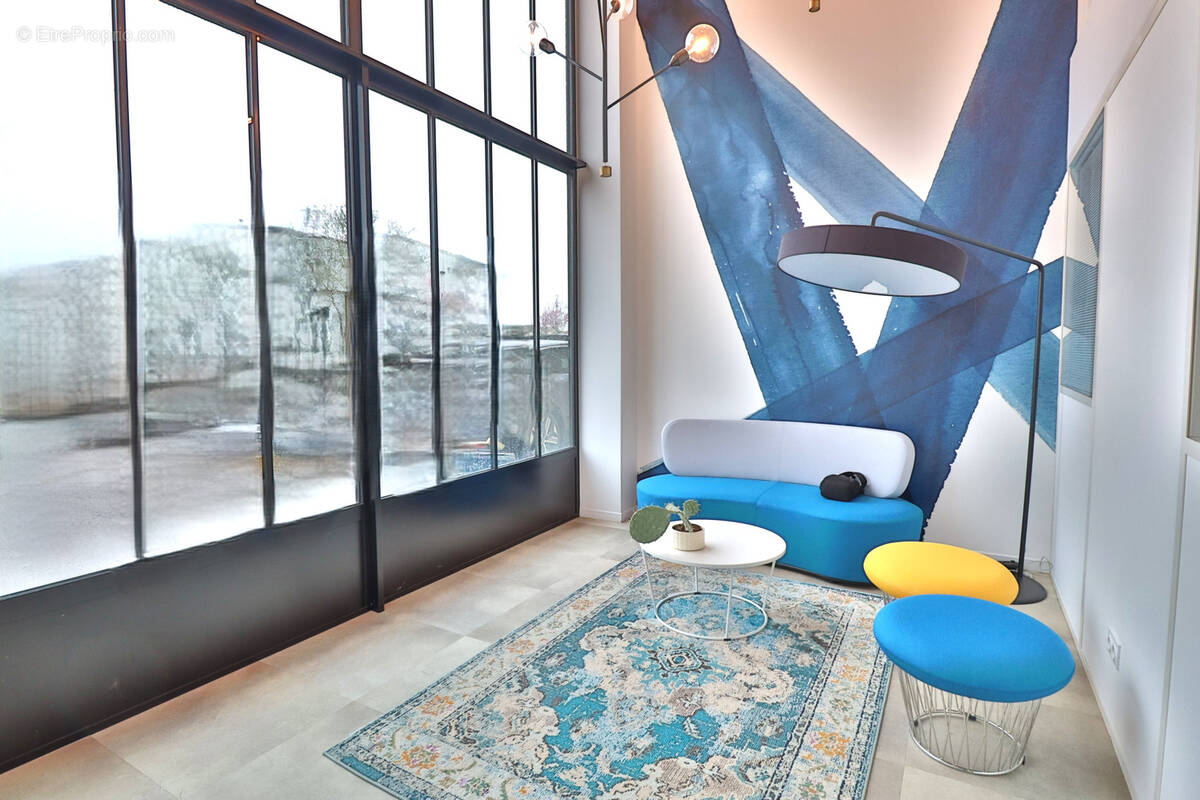 Commerce à SAINTE-SAVINE