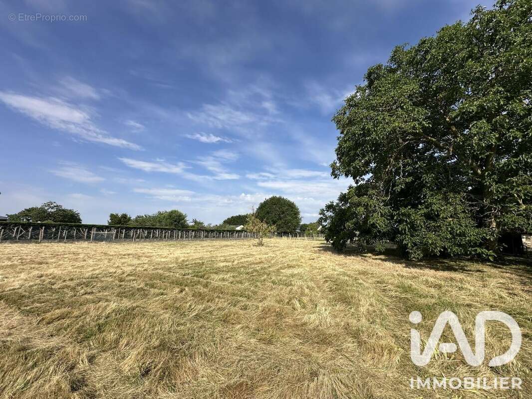 Terrain 1680 m² à Sainte-Verge  - photo 2