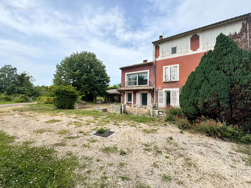 Maison à CHATEAUNEUF-DE-GADAGNE