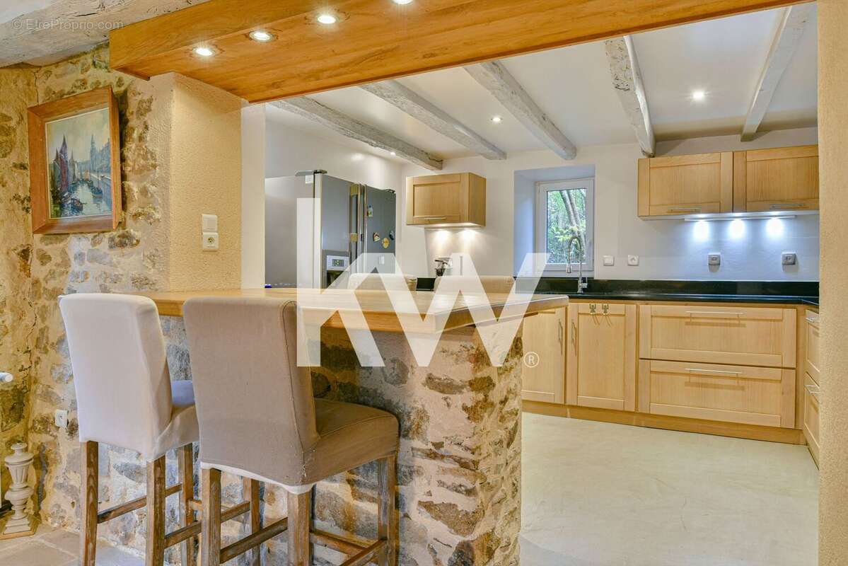 Maison à COMPREIGNAC