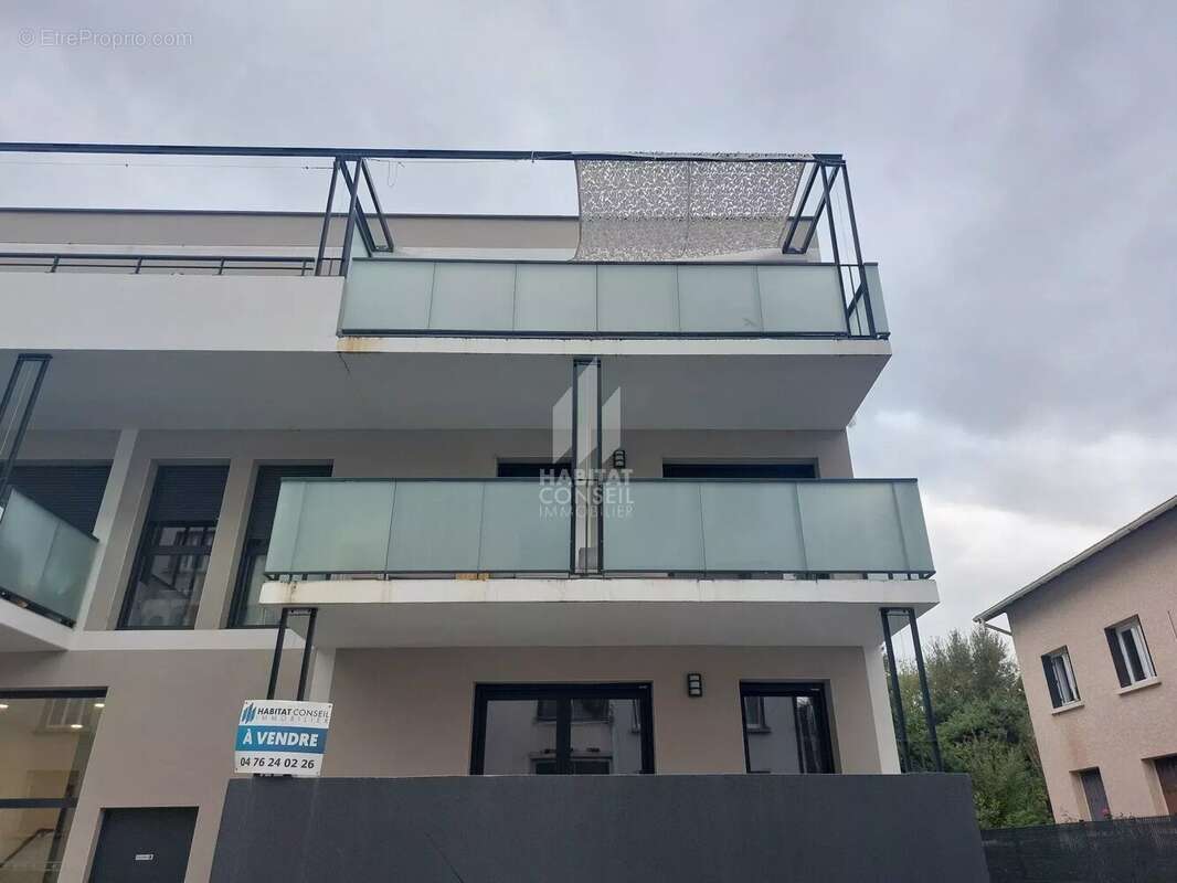 Appartement à SAINT-MARTIN-D'HERES