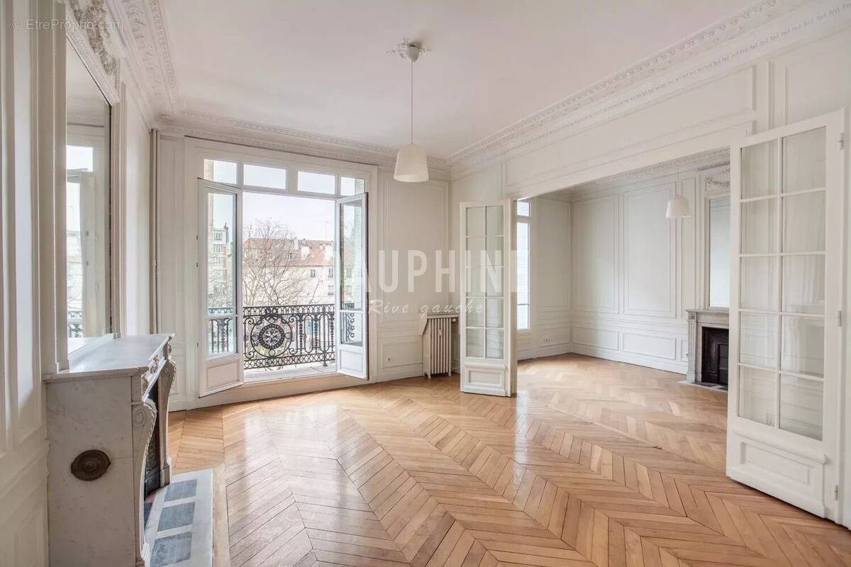 Appartement à PARIS-14E