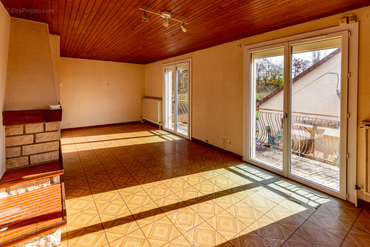 Maison à LONGECOURT-EN-PLAINE