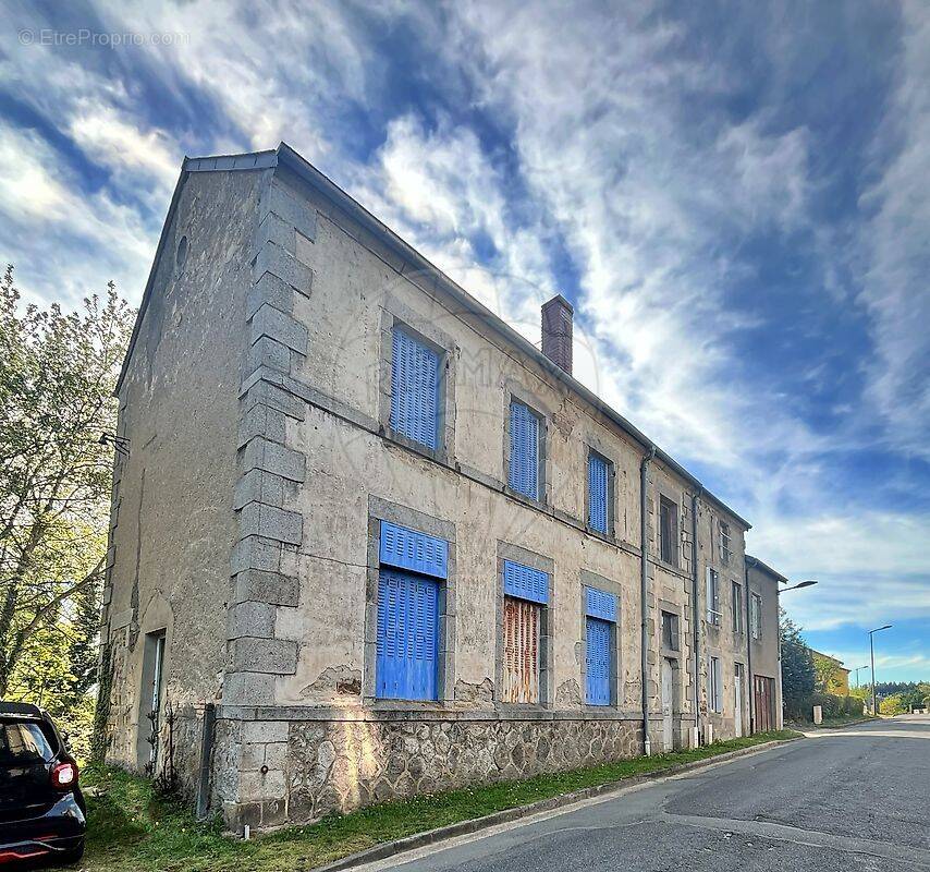 Maison à LACHAUX
