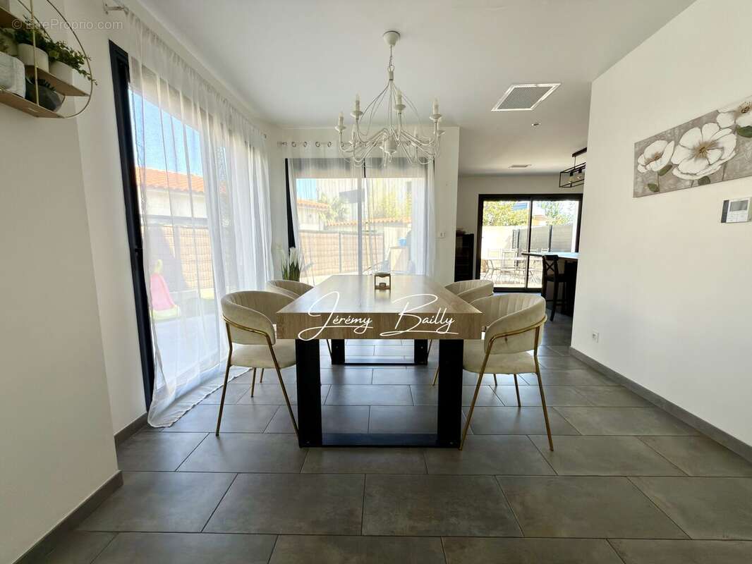 Maison à SAINT-ESTEVE