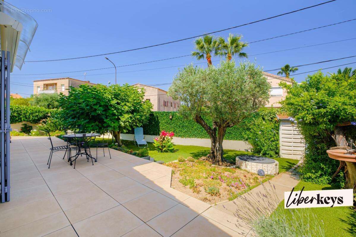 Fréjus – Maison mitoyenne de  102 m² - 3 chambres - Garage - Proche des commerces et de la base Nature - photo 12