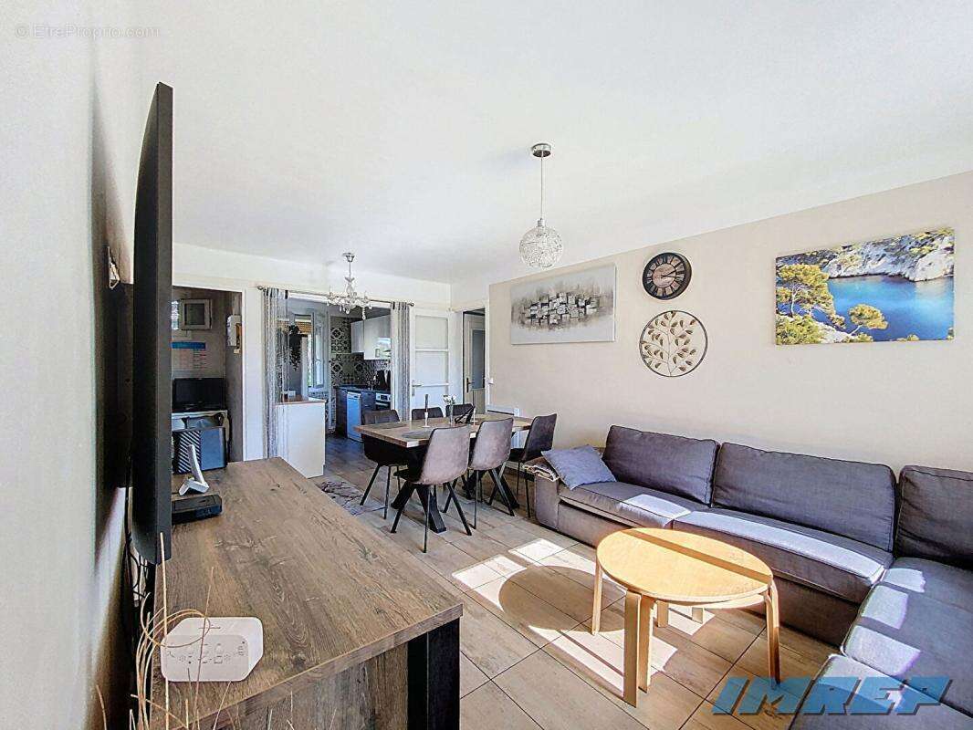 Appartement à MARSEILLE-9E