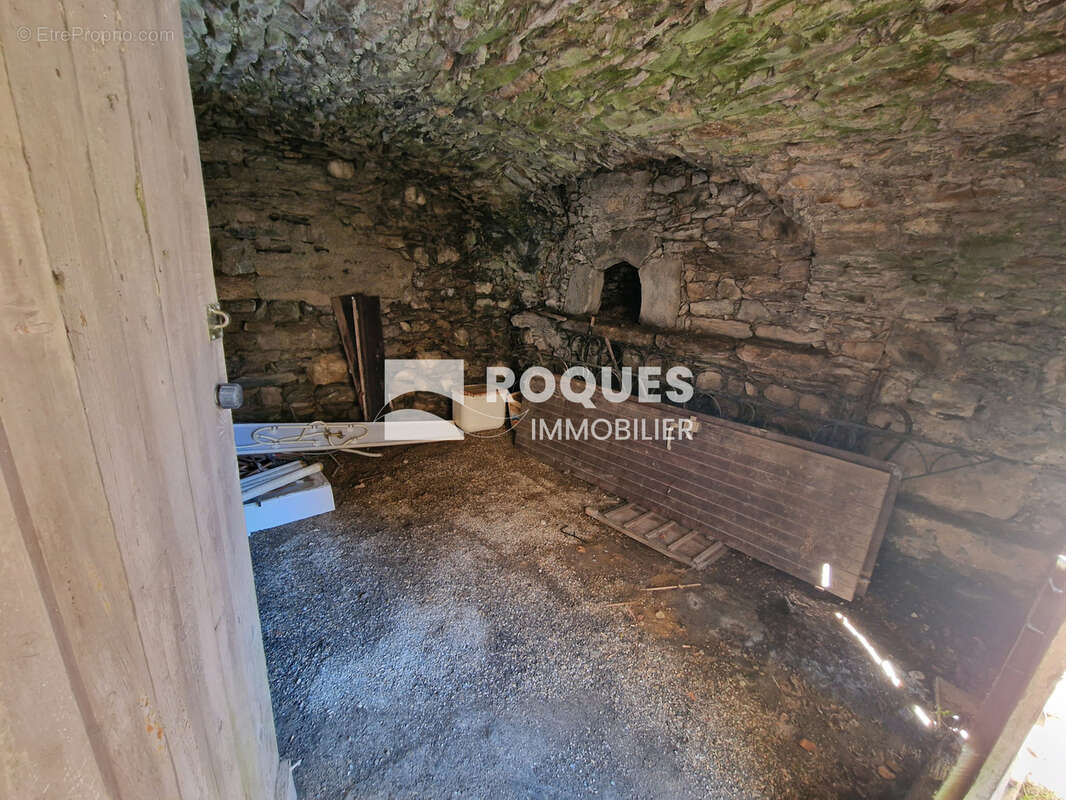 Sur la commune de Castanet-le-Haut, à vendre charmante maison de village 4 pièces d'environ 75 m2 avec garage - photo 23