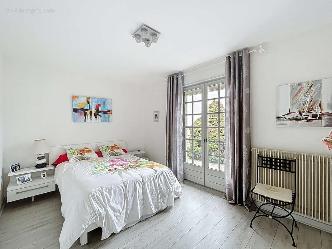 Maison à ECOTAY-L&#039;OLME