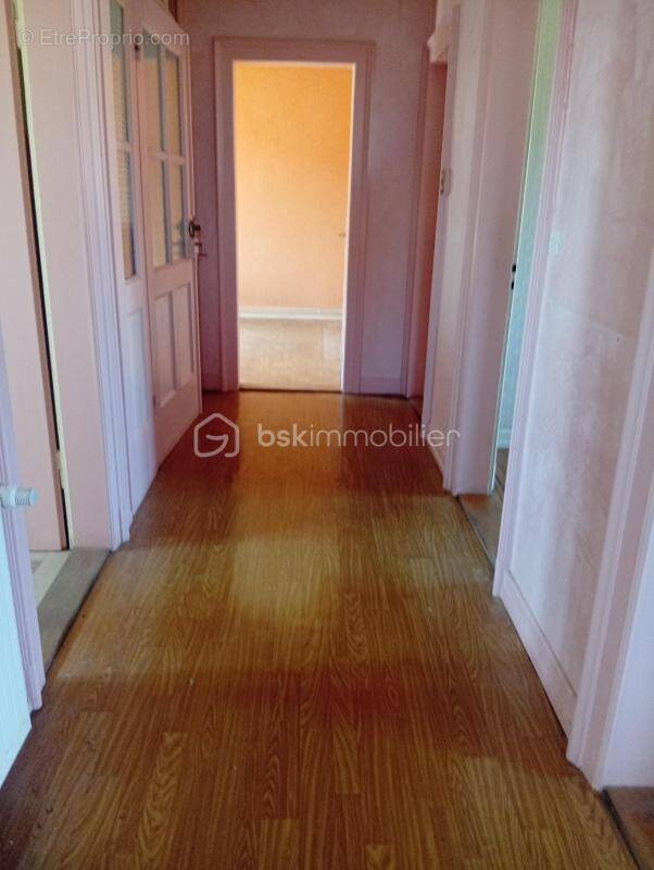 Immeuble avec garage Double potentiel habitation ou investissement - photo 1