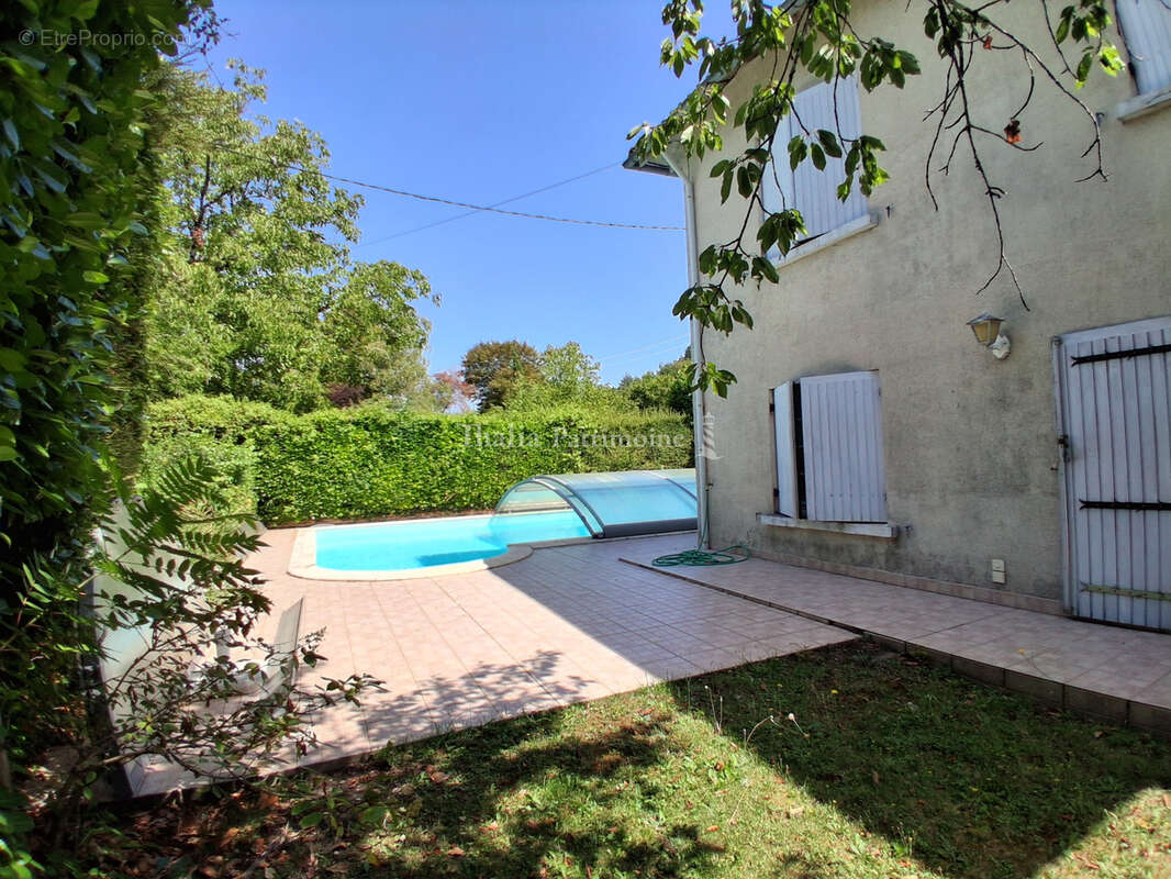 Maison de plain-pied avec piscine, deuxième logement indépendant en rez-de-jardin - photo 9