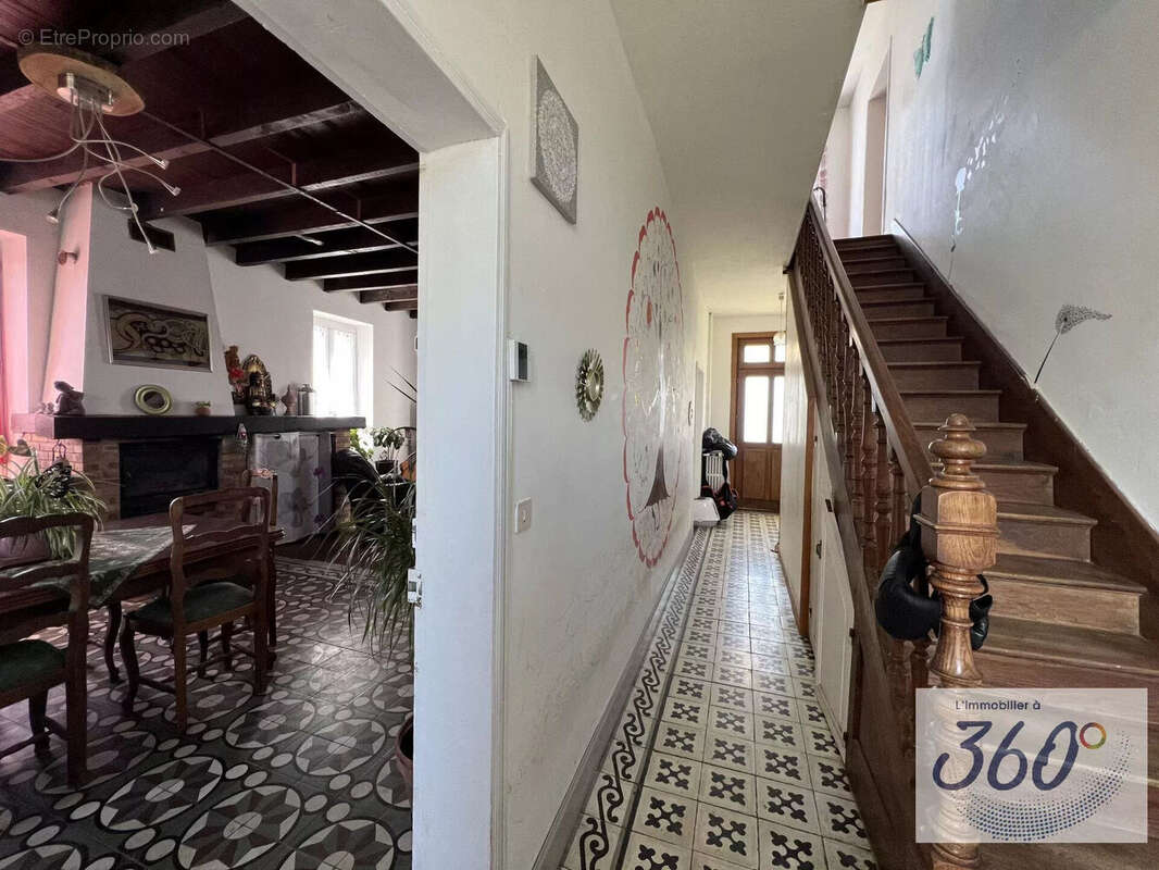 Maison 386 m² à Louhans  - photo 5
