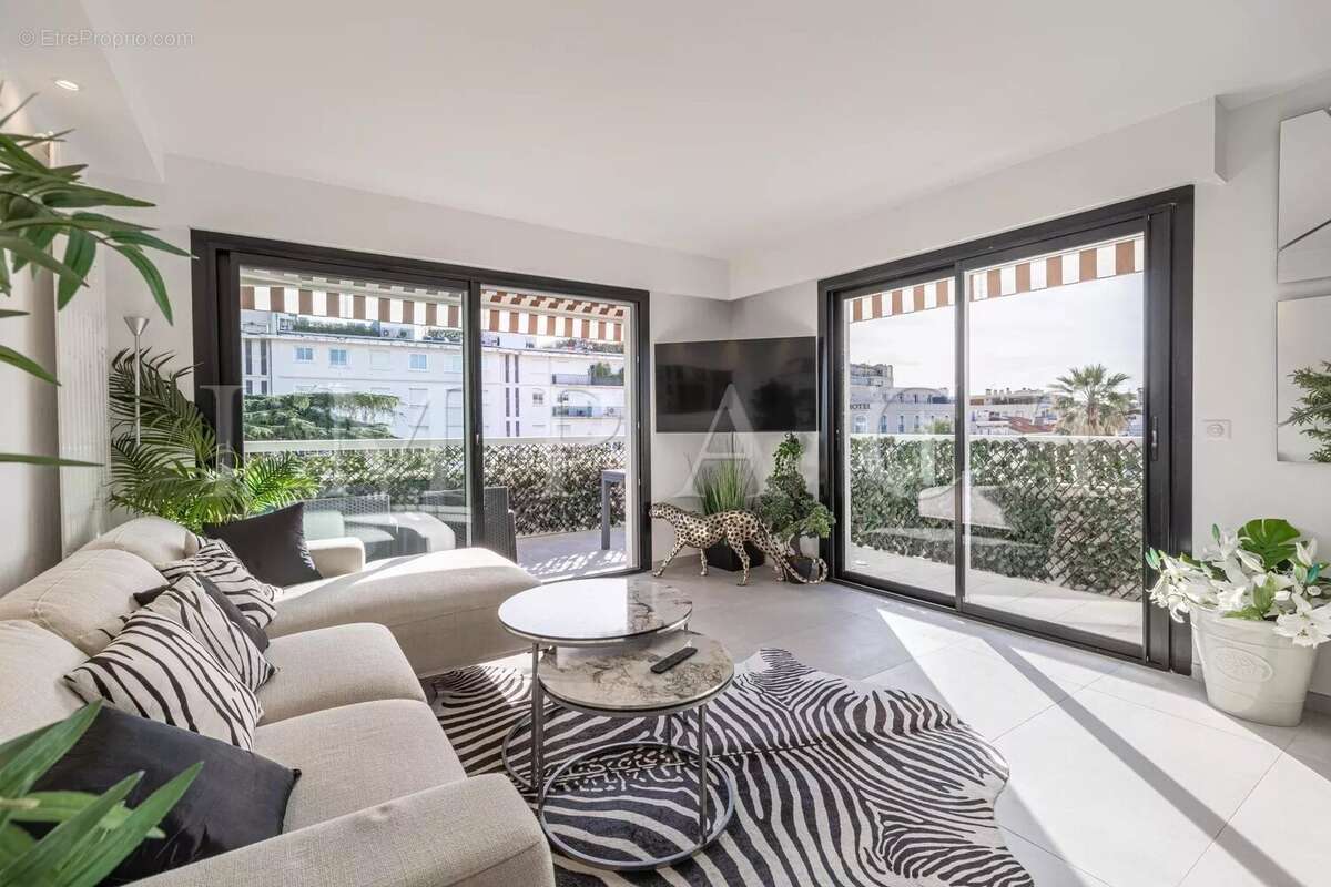 VENTE Appartement moderne à Cannes avec terrasse - photo 5