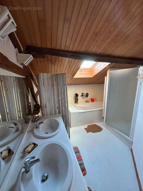 Maison à CHATEAU-L&#039;EVEQUE