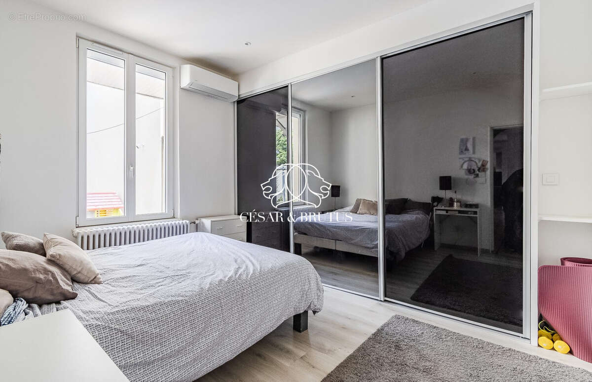 Maison à VILLEURBANNE