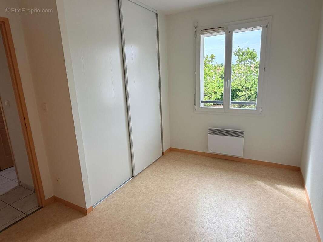 Appartement 62 m² à Saint-Jean-D'angely  - photo 6