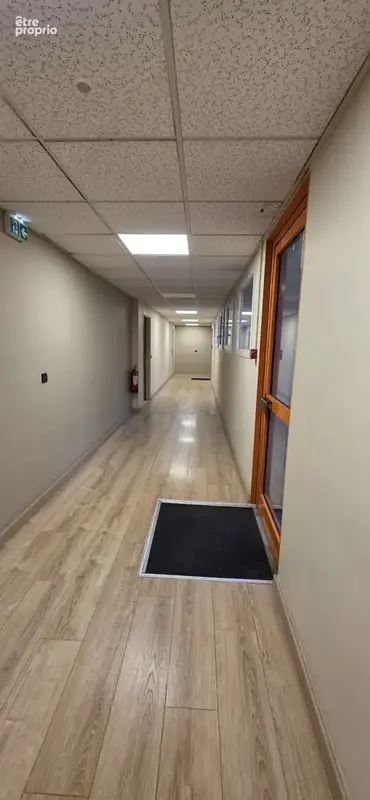 Bureaux de standing   246 m2   vue montagne & archipel    10 places de stationnement - photo 9