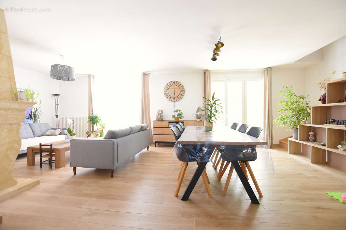 Maison à LES ESSARTS-LE-ROI