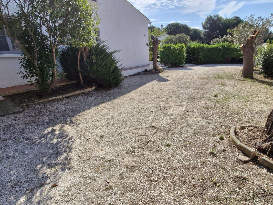 Maison 181 m² à Vinassan  - photo 9